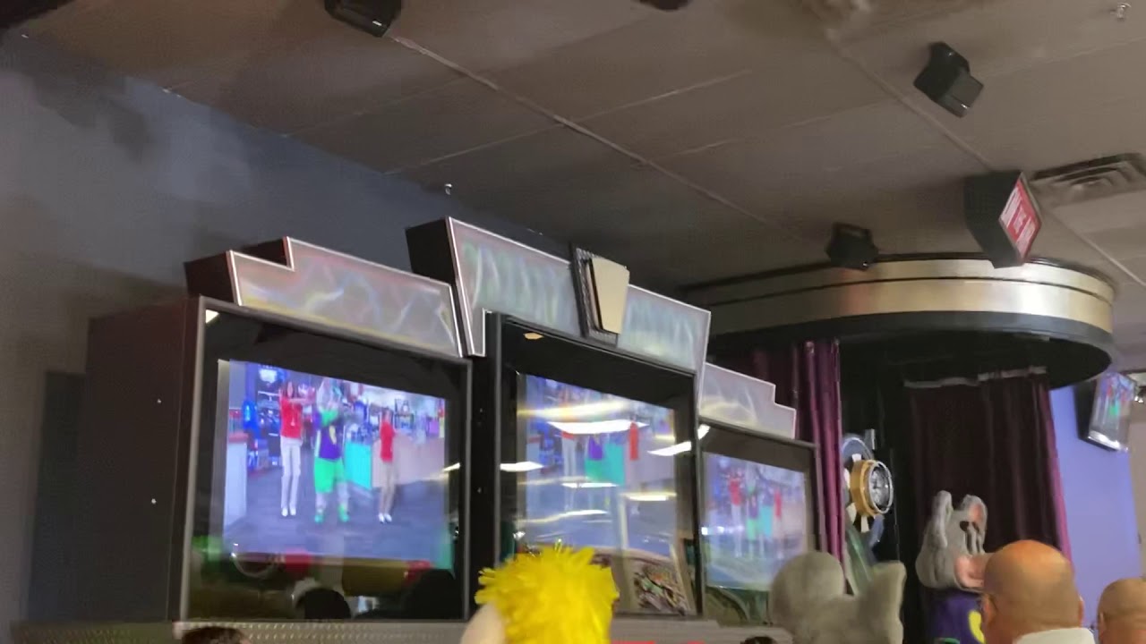 Chuck E. Cheese’s Bayamón, PR - Them Bones (Ft. Helen Henny) (2020)