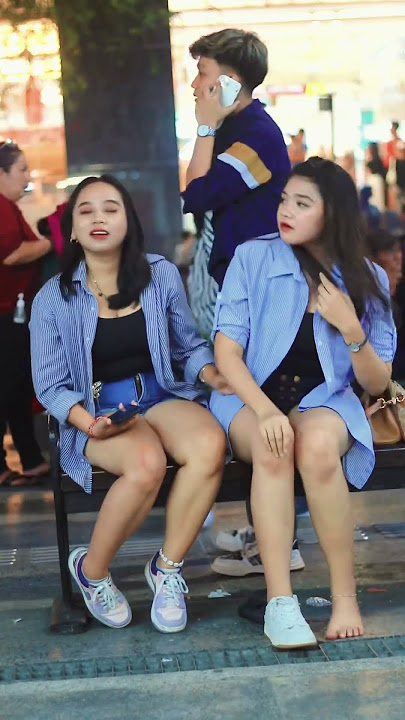 Cewek seksi lucu sampe marah sepatunya ilang #viral #prank #trending #shorts #funny #lucu