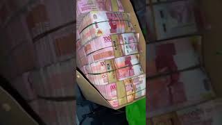 Download Lagu TUMPUKAN UANG MILIARAN RUPIAH - SIAPA YANG GA HUBUNGIN GUE PAS LAGI SUSAH !!!#shorts MP3