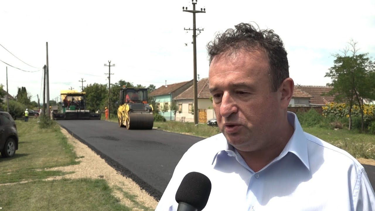 U toku asfaltiranje u Dobričevu