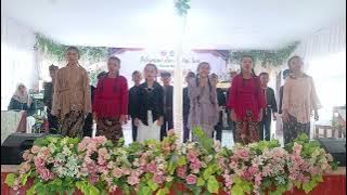 Menyanyikan lagu Kambanglah Bungo Kelas 4 Pentas Seni SDN 8 Panjalu 2025