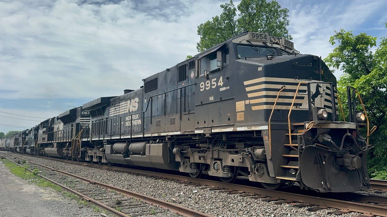 NS 9954 Old NS leads NS K76 through Southern Plainfield NJ with a