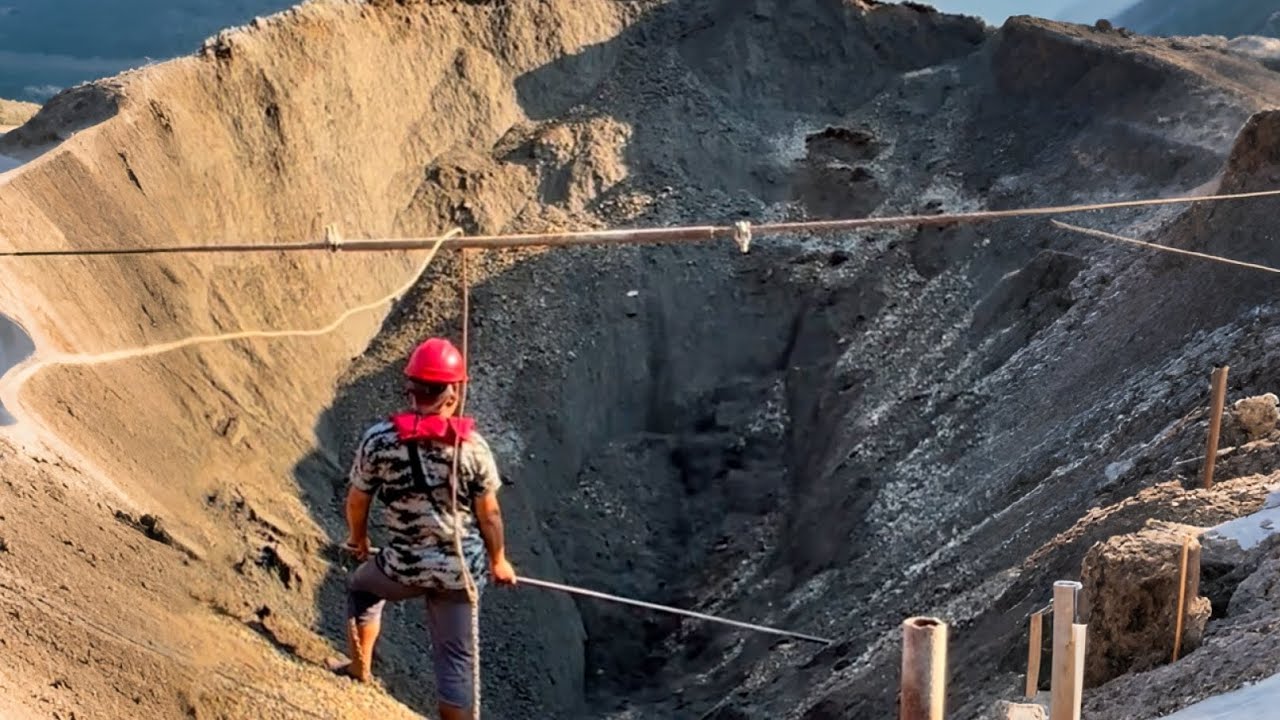 Barge unloads 3900 tons of ore - a relaxing flow - Work vlog on the barge