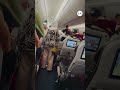 Una discusión entre pasajeros terminó con golpes, gritos y una remera rota en un vuelo a Londres