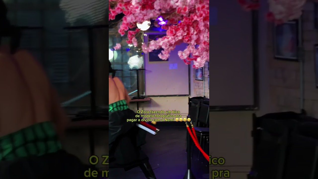 Roronoa Zoro se perdeu e virou modelo pra pagar dívida com a Nami #cosplay #onepiece #personagemvivo