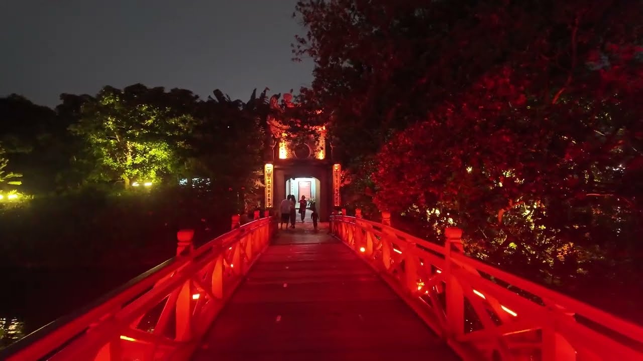 THE HUC BRIDGE IN HANOI, VIETNAM [ DJI OSMO POCKET 3 - 4K ]