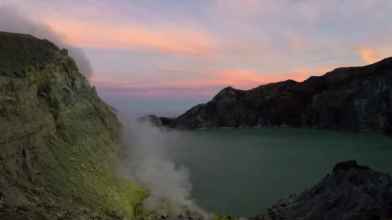 Ijen Crater sunrise