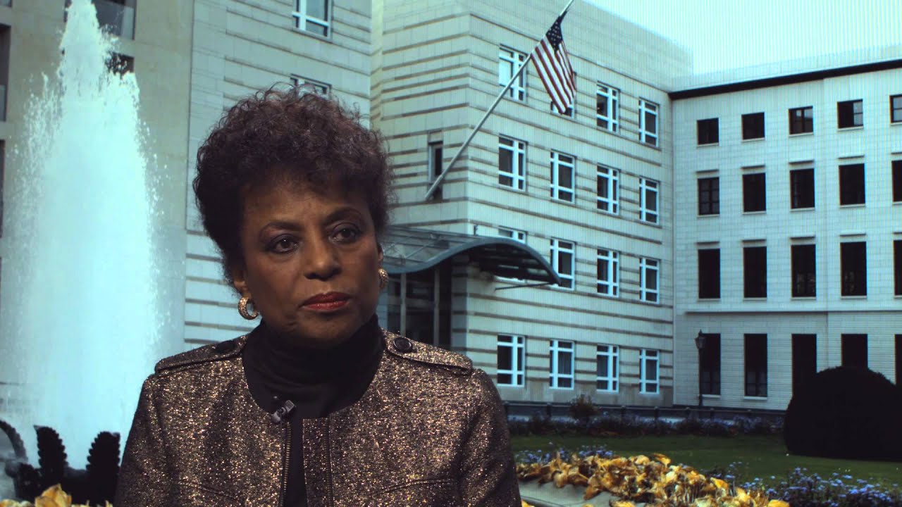 Sharon Small desktop Wallpapers