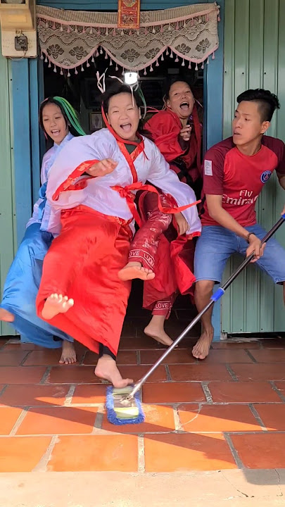 Đú tren lau nhà phiên bản cổ trang #funny #shost
