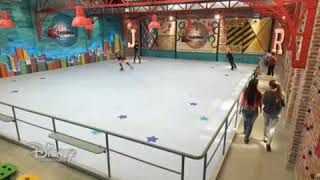 Emilia, Ramiro Y Ámbar Patinan