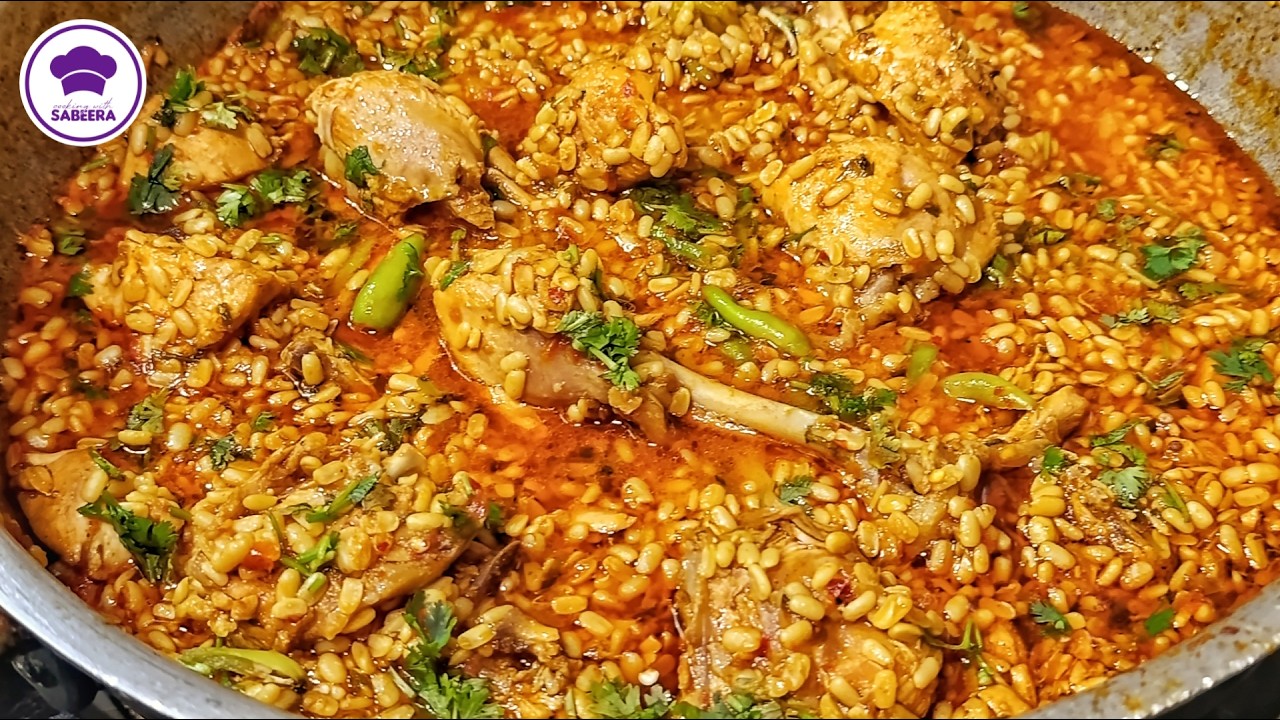 Tasty Dal Mash Chicken Recipe | Daal Mash aur Chicken Bananae ka Tarika | Cooking With Sabeera