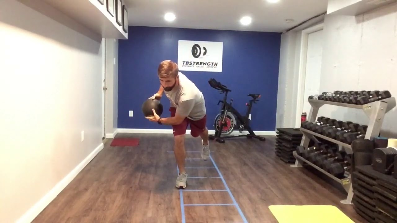 Single Leg Med Ball Diagonal Woodchop - YouTube