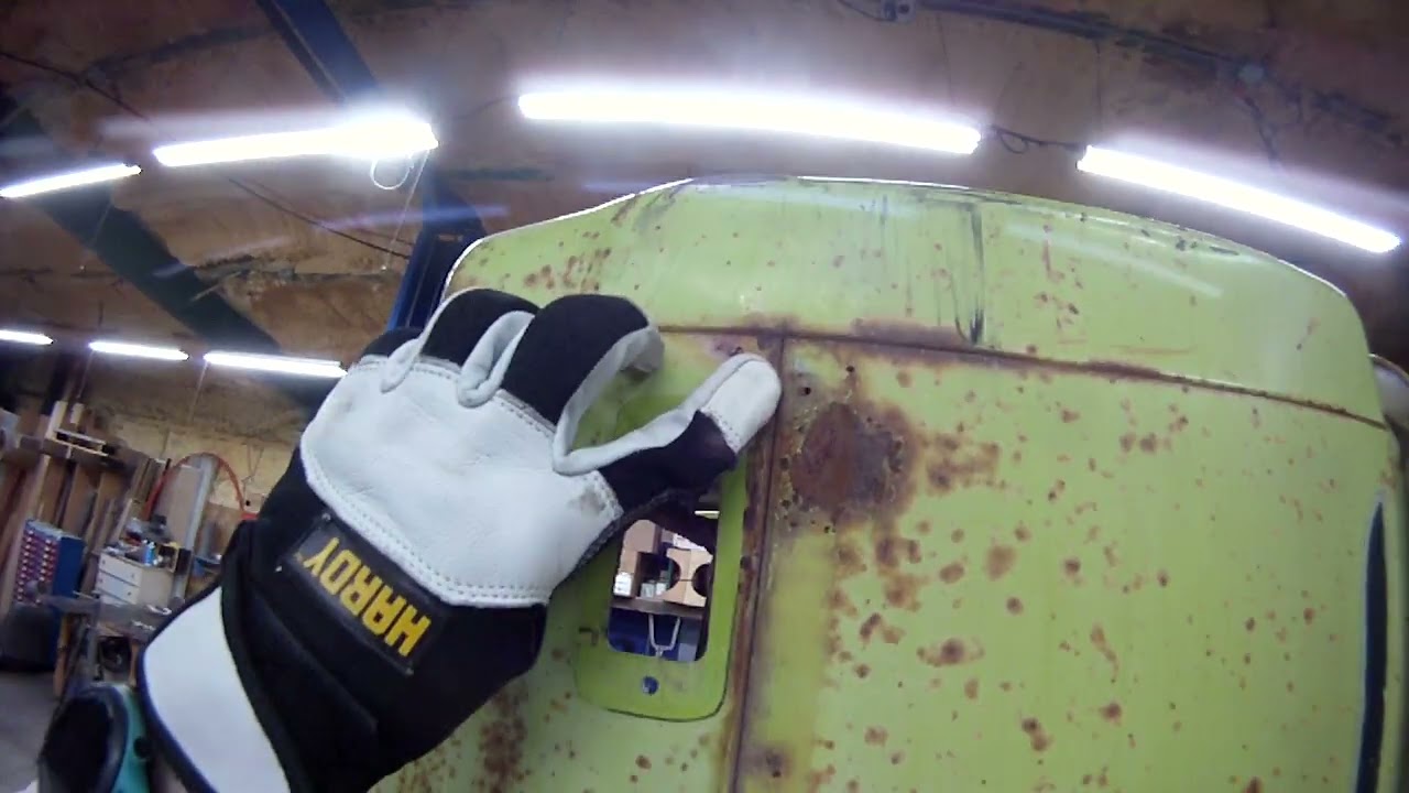 1978 Toyota Pickup - Bed off, removing undercoating