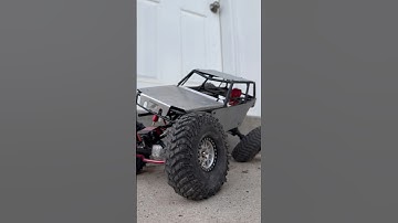 Flex Friday with the axial wraith! #rccar #rccrawler #axial #axialwraith #scx10 #scx24 #flex