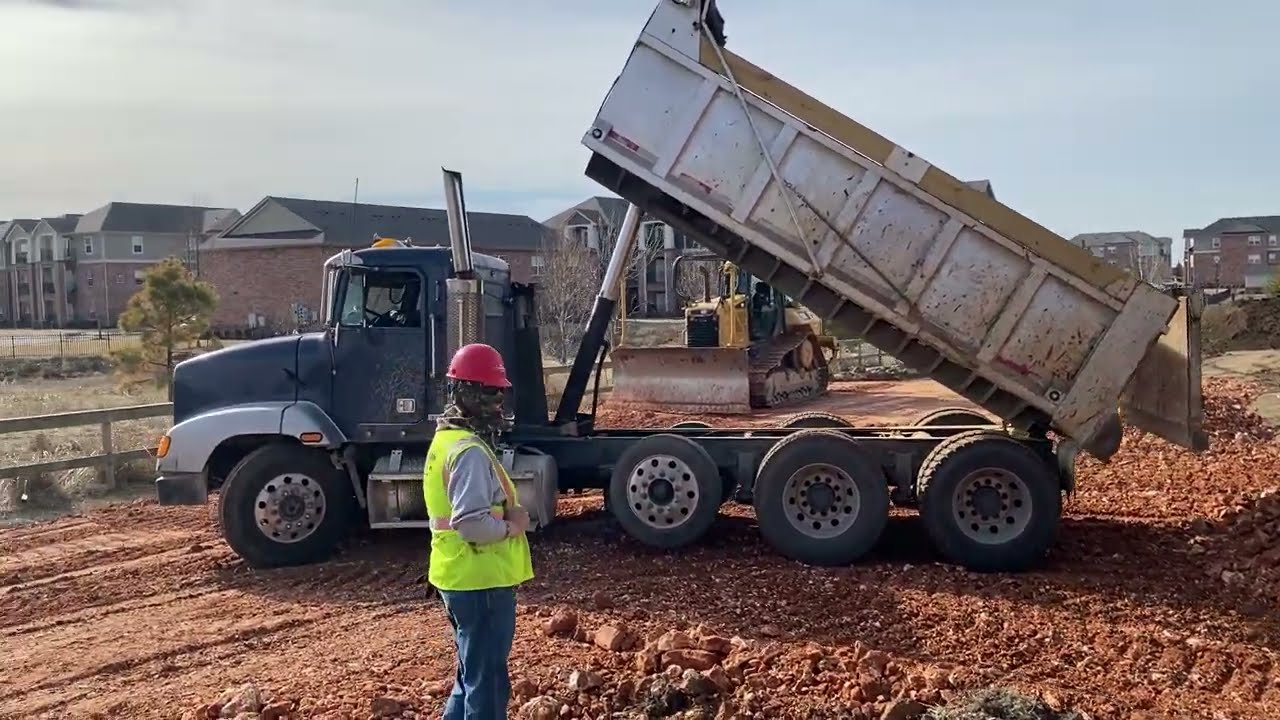 Dirtwork - Dumptruck with red dirt