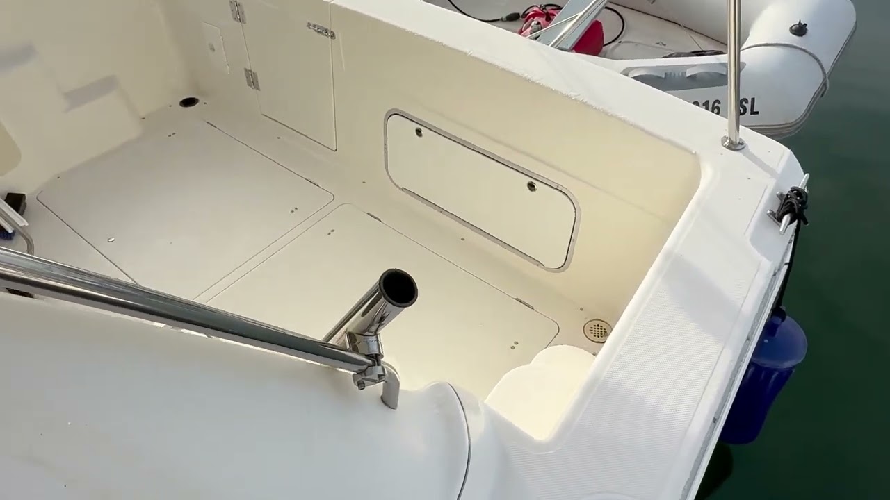 Bayliner 3788 Twin Mercruisers; Good condition! - Boatshed - Boat Ref