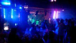 DJ YIYO CON GRUPO KARISMA