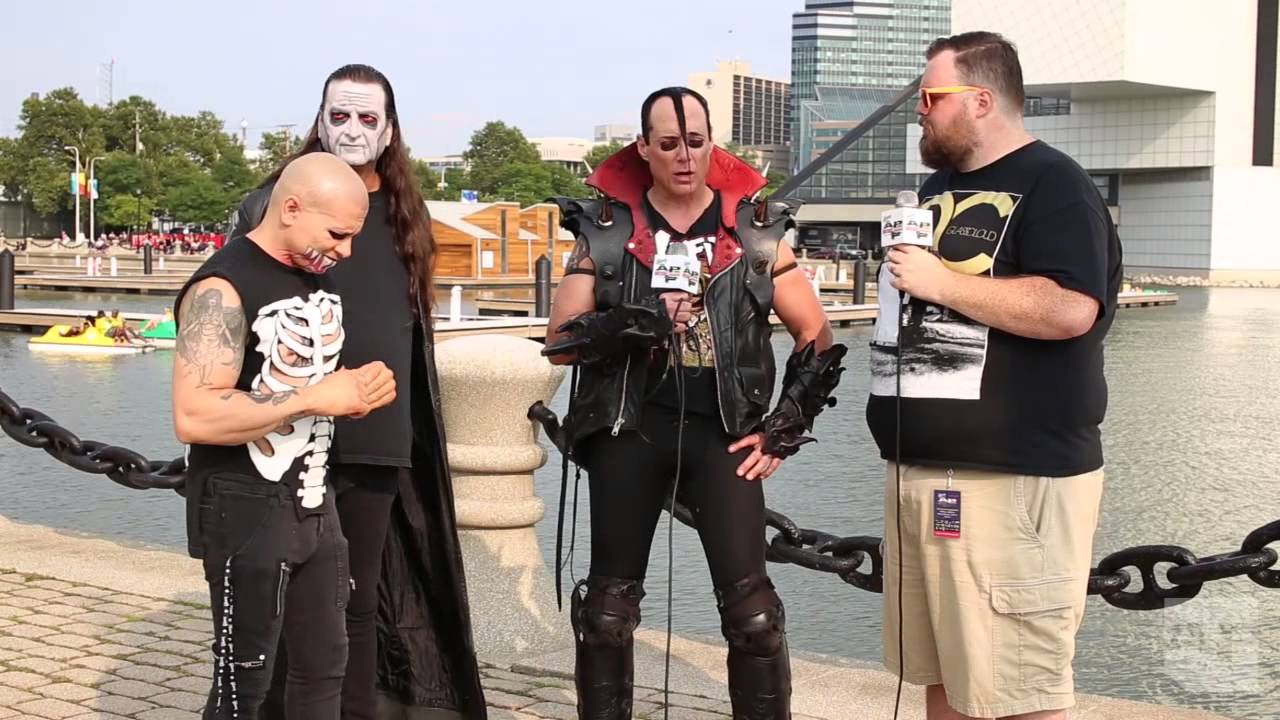 The Misfits APMAs pre-show exclusive interview - YouTube