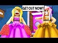 BEST FRIEND KICKED ME OUT OF HER DORM! (Roblox)