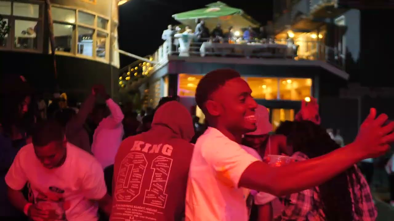 Vichou Love Performance in BYE BYE VACANCE in Bugarama at GREEN PARK  2024