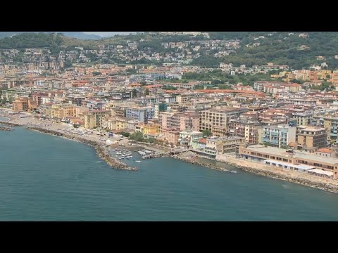 Video: Salerno, İtalya'da Yapılacak En İyi 12 Şey
