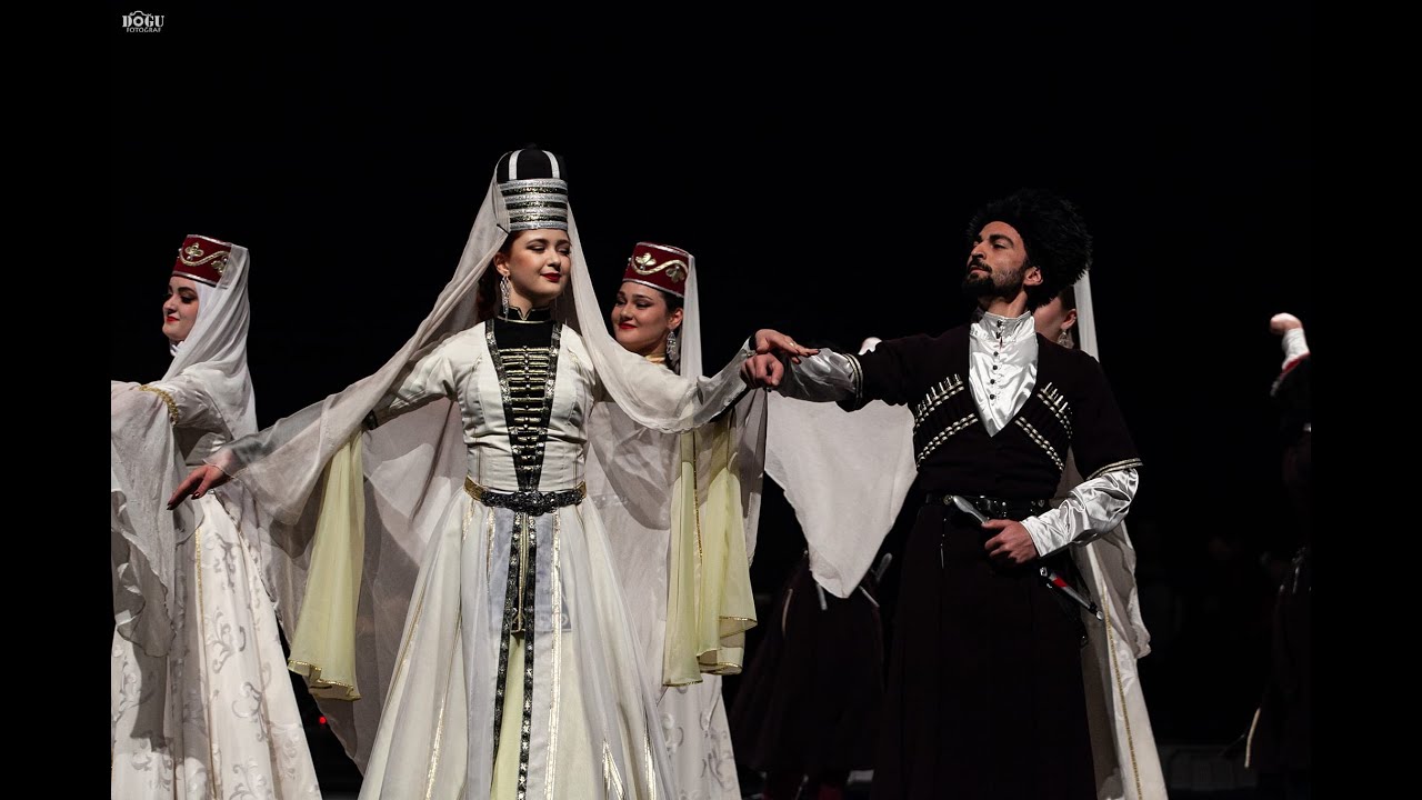 Ankara Çerkes Derneği-Kayseri Kafkas Derneği Gösterisi 19.03.2022 -2   Elbruz/Aşemez ; Badin/Maze