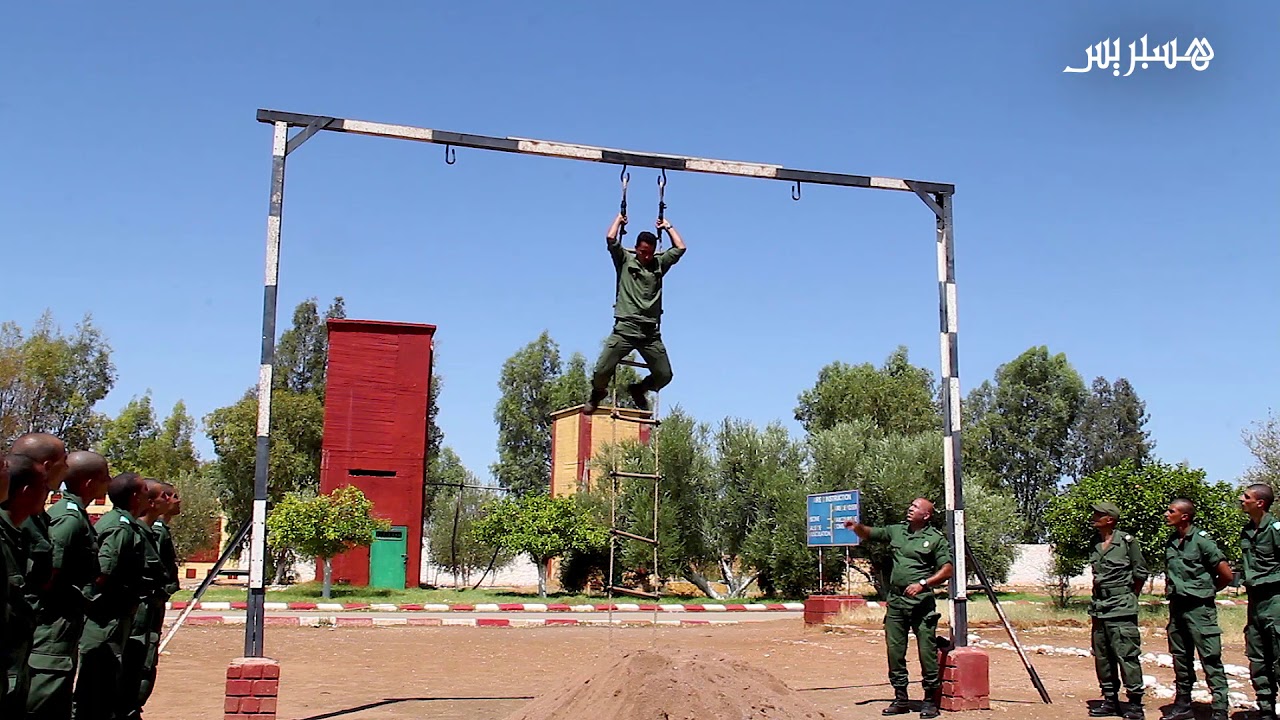 تداريب للياقة البدنية وفنون الحرب.. شاهد كيف يتدرب المجندون بثكنة قصبة تادلة