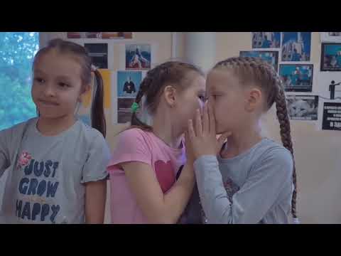 Зацепила меня(детская пародия).Ссылка на сборник песен в описании!