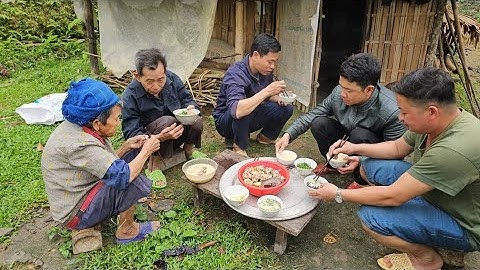 Ông bà cụ 90 tuổi sinh tồn trong lán bữa cháo ngon nhất trong đời. Nguyễn Tất Thắng