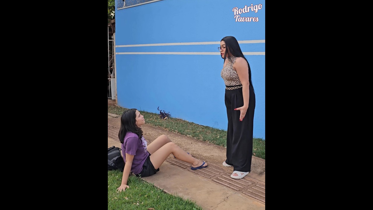 Mae expulsa a própria FILHA de casa para agradar o MARIDO, e no final aprende uma GRANDE lição!!!