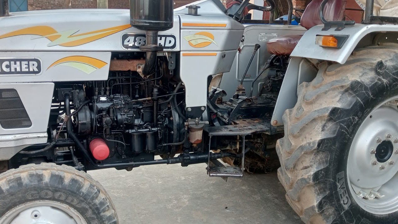 Eicher ट्रैक्टर बिकाऊ है सम्पर्क करे 7302393364
