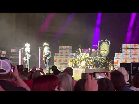 ZZ Top Sharp Dressed Men Live at Riverbend in Cincinnati Ohio 6/30/22