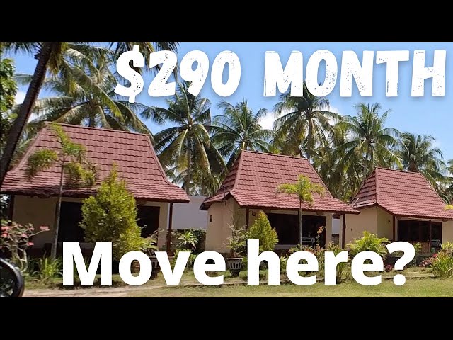 Move Here? $290 Month Rent + Street Food, Cafes, Shops, Kuta Beach Lombok Indonesia class=