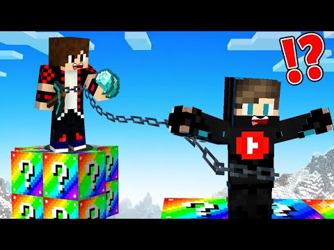 ماين كرافت ولكن أنا و صديقي مربوطين ابعض على بلوكة حظ الملونة 