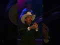A veces, el camino más largo no es el de la ciudad… sino el del corazón. #ElTaxista #JoanSebastian