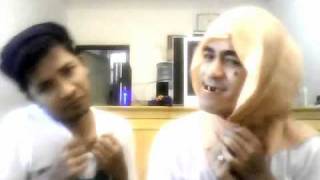 Download lagu Be Riq Den - mak inem .wmv