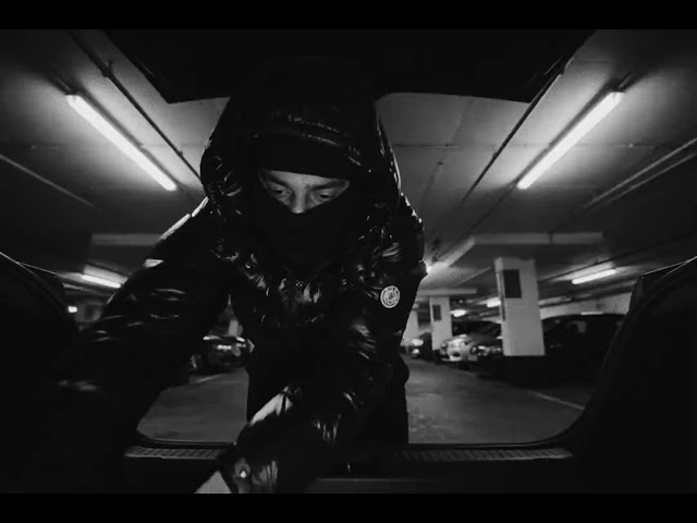 GRADUR FEAT. NINHO - OPPS (CLIP OFFICIEL)