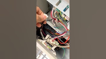 Daikin inverter AC J3 ￼error#airconditioner#actechnician#youtubeshorts#viralvideo