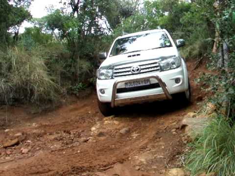  Toyota Fortuner 3 0L D4D Off Road going down an Axle 