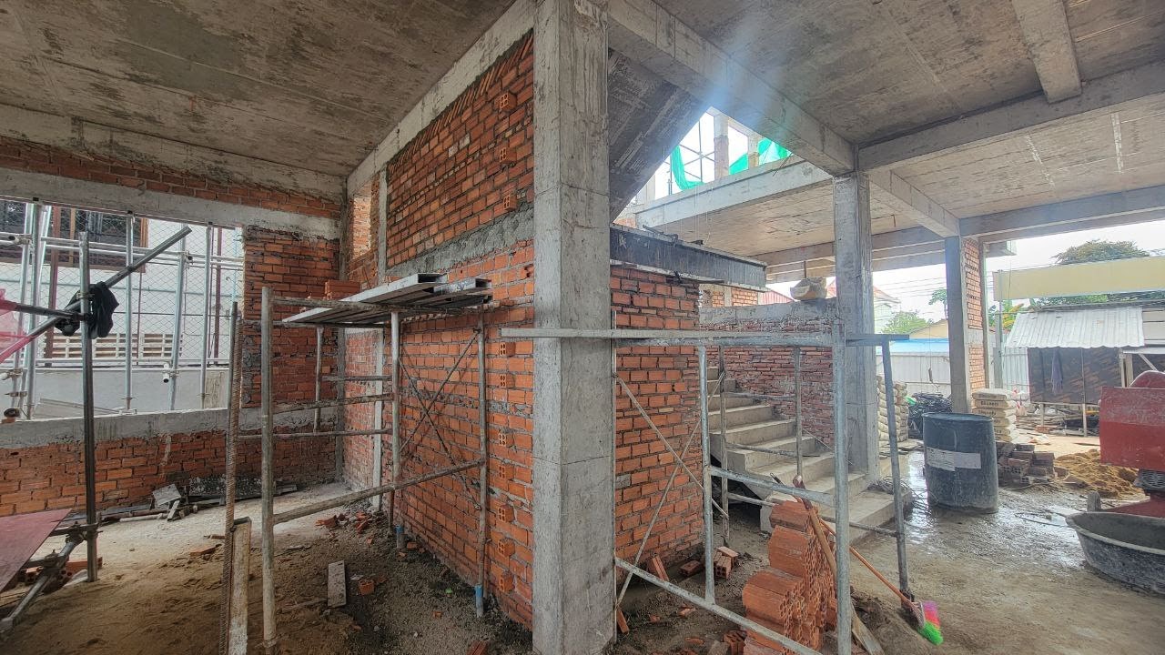 Standard to build brick wall, No crack, No leak.