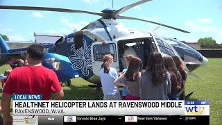 Ravenswood Middle School students get firsthand look at aviation careers