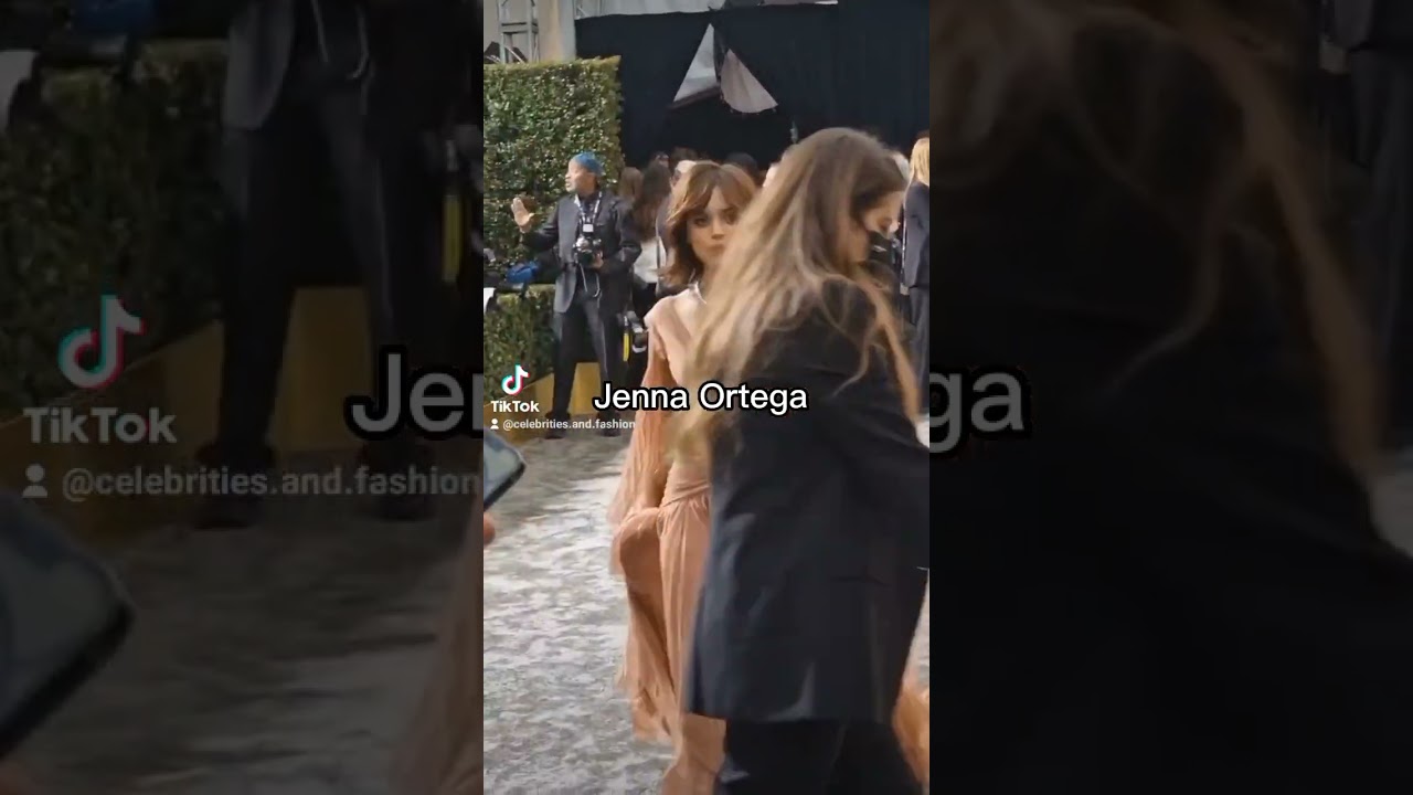 Olivia Rodrigo Wears 28-Year-Old Versace Dress to 2024 Grammys ...