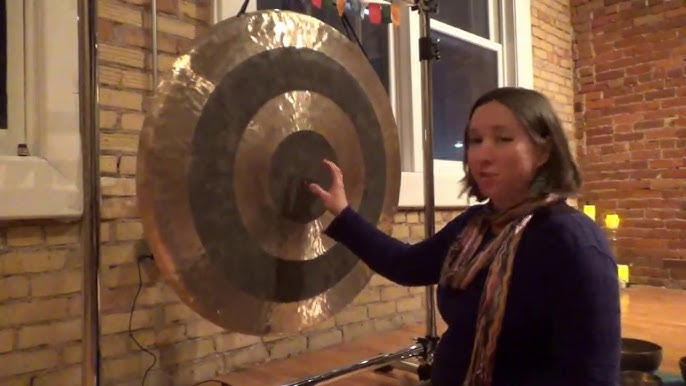 Playing the gong: Striking the gong correctly