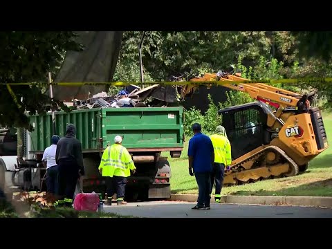 DC clears homeless encampment near Lincoln Memorial as federal authorities threaten penalties