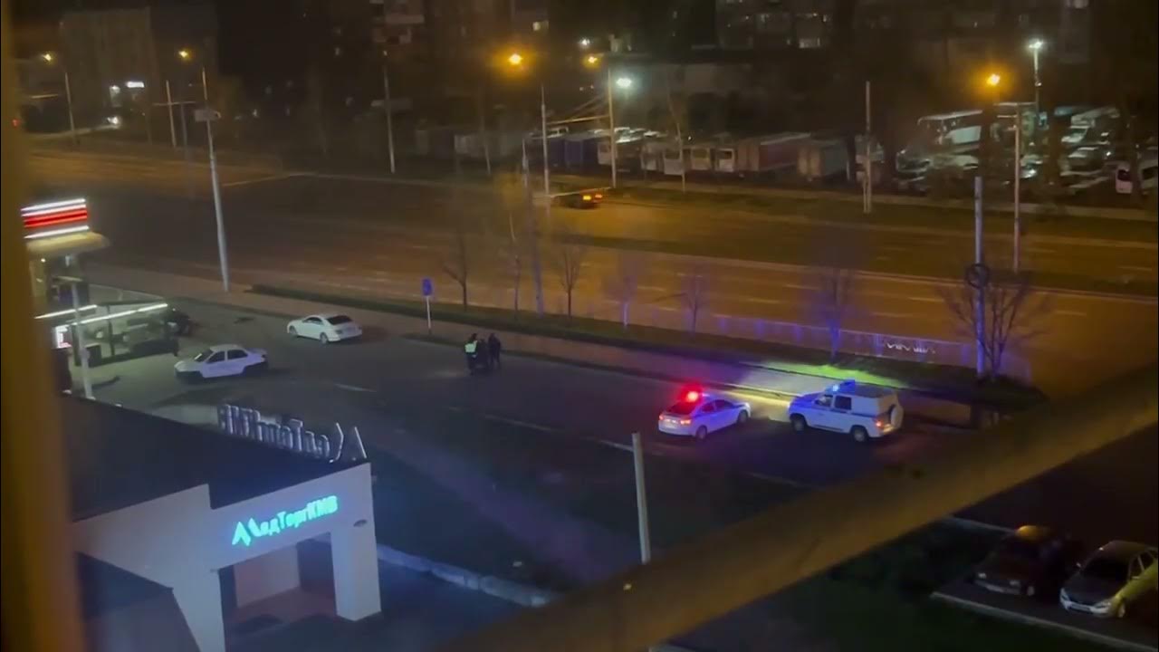 Космонавт на машине. Расстрелянные машины 90. Криминальный георгиевск стрельба у больницы. Перестрелка в ставрополе. Перестрелка в ставрополе.