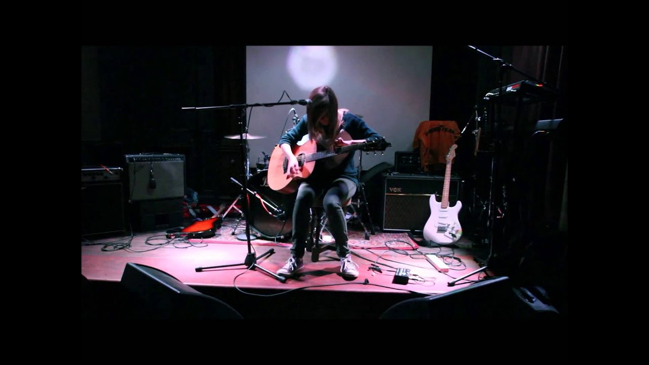 Cherry TV - Becky Langan Live, "Drifting" by Andy McKee - Castle Hotel, Manchester