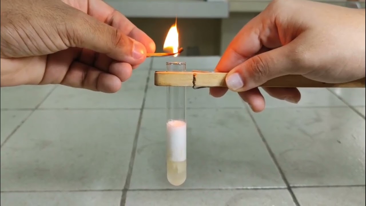 Experimento: Reação de Decomposição da Água Oxigenada – Oxigênio em Ação!