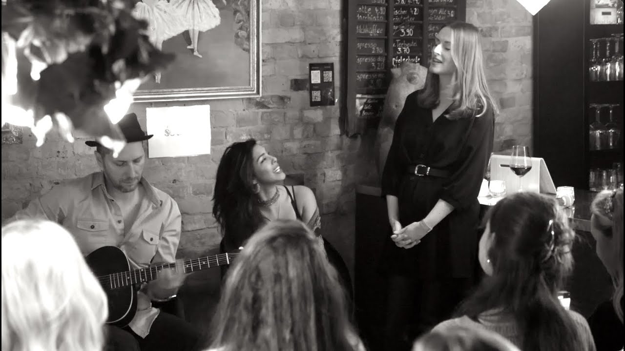 Alisha Popat & Hannah Elkins "home" acoustic live at HerSOUND - Berlin music moment Dec 3rd 2025