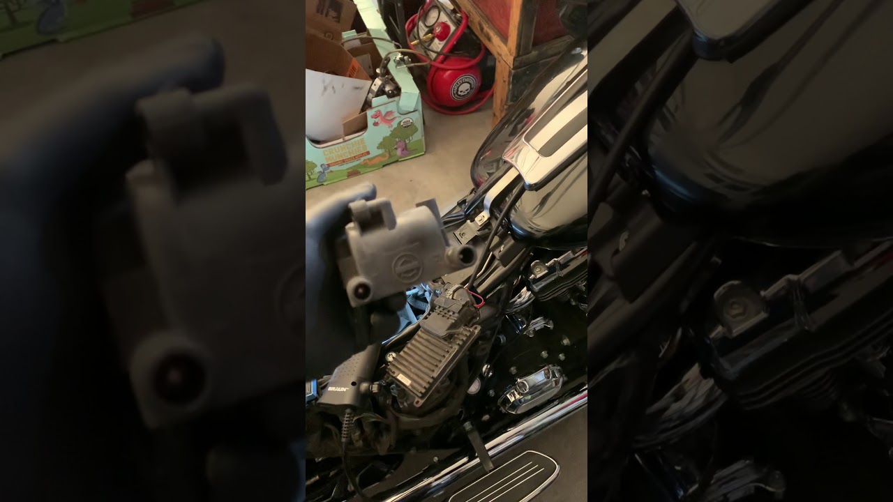 IGNITION COIL REPLACEMENT on 2011 Ultra Limited FLHTK