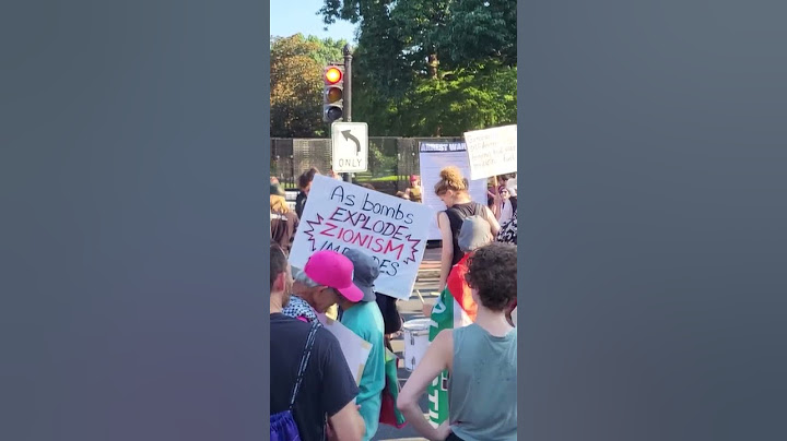 Protesters outside of White House as Trump meets with Netanyahu